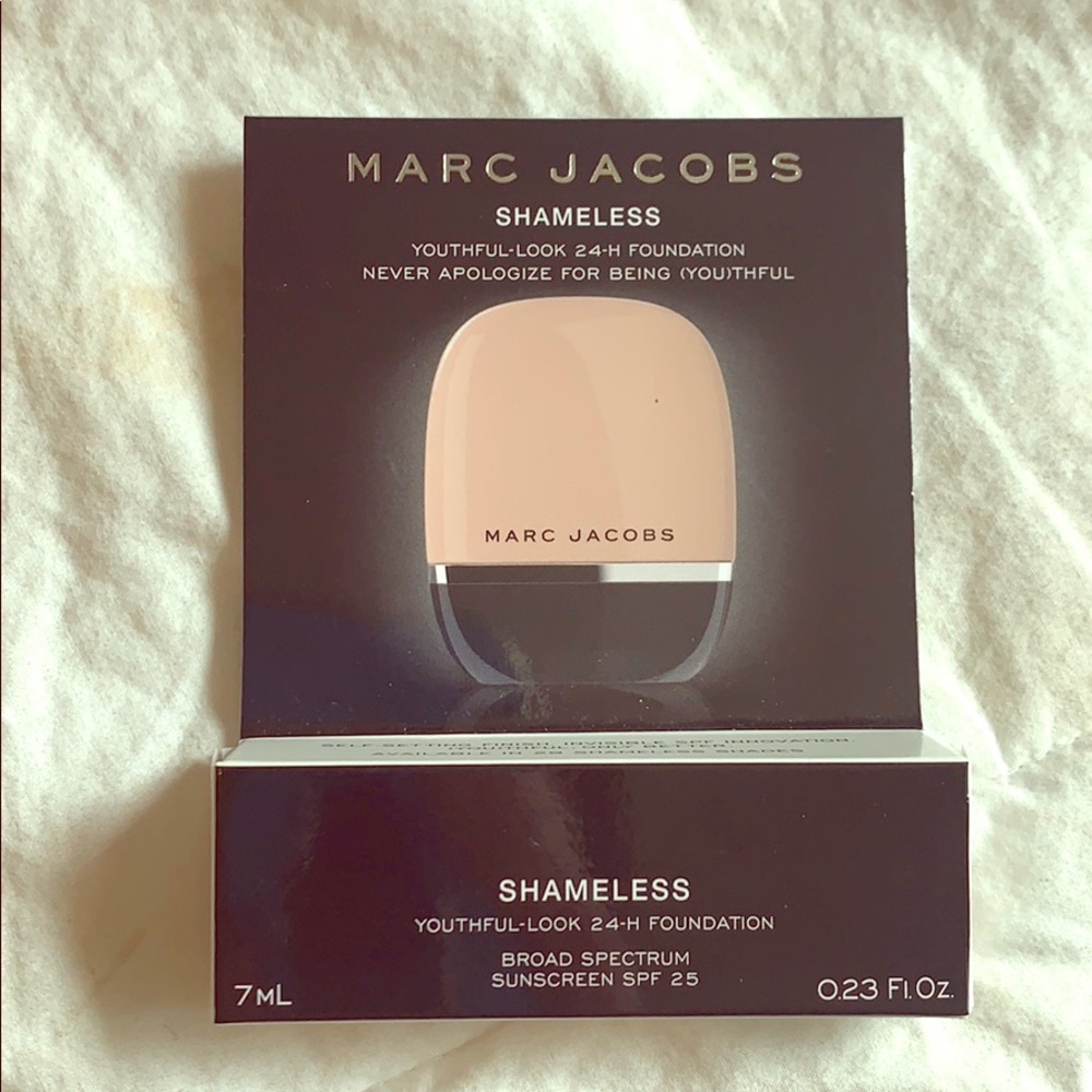 NIB Marc Jacobs Shameless foundation